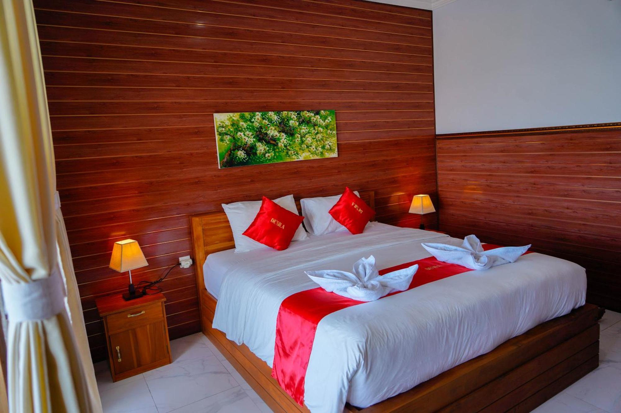 Desila Beach House Batununggul Exterior photo
